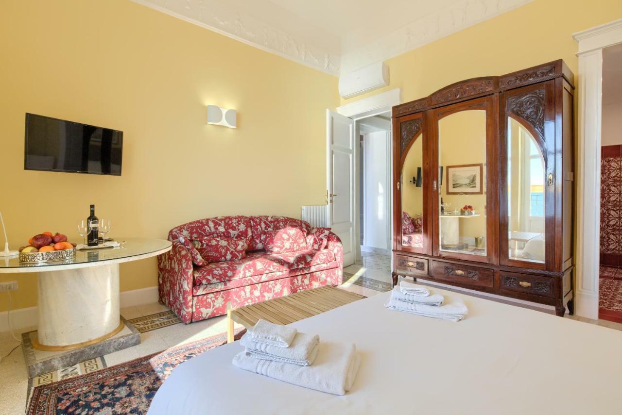 La Giulietta - Penthouse Apartment Salerno Exterior photo