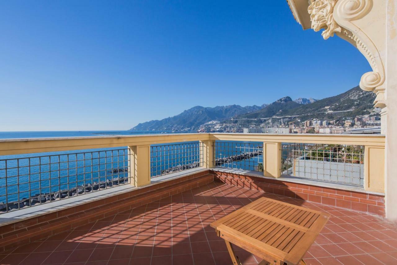 La Giulietta - Penthouse Apartment Salerno Exterior photo